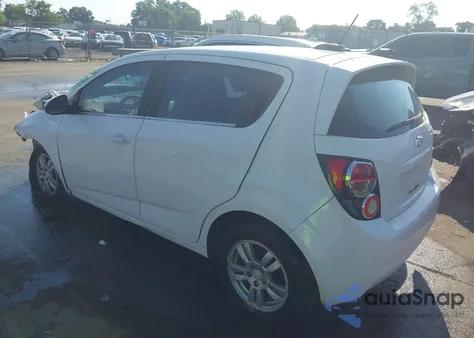 2015 Chevrolet Sonic Lt Auto z USA, uszkodzony, nr VIN 1G1JC6SB8F4201796